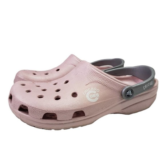Crocs Chicago Cubs Classic Clogs Pink Silver Men's 10-11 Women's‎ 12-14 Unisex - Picture 1 of 9